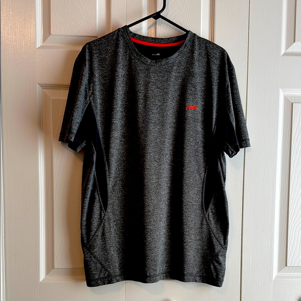 Men's AVIA Gray short Sleeve Athletic Shirt.